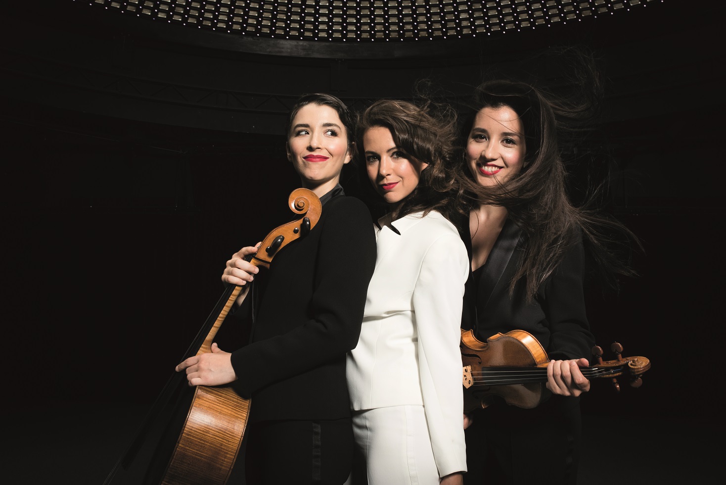 trois femmes musiciennes