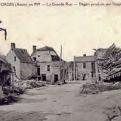 Vorges - carte postale ancienne - dégâts dans la grande rue