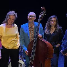 Groupe fusée à propulsion saxistique.