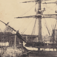 Photo d'un bateau en sépia