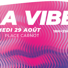 une bouche en forme d'ondes de couleurs bleu et rose