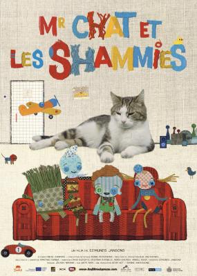affiche officielle ou on voit un chat au dessus de peluches en formes rigolottes sur un canapé rouge
