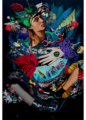 oeuvre d'art abstraite contenant un collage de plusieurs éléments dont un visage 