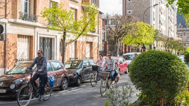 Cyclistes avenue de Vorges