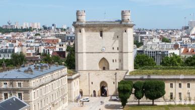 Tour du Village de l'intérieur du Château
