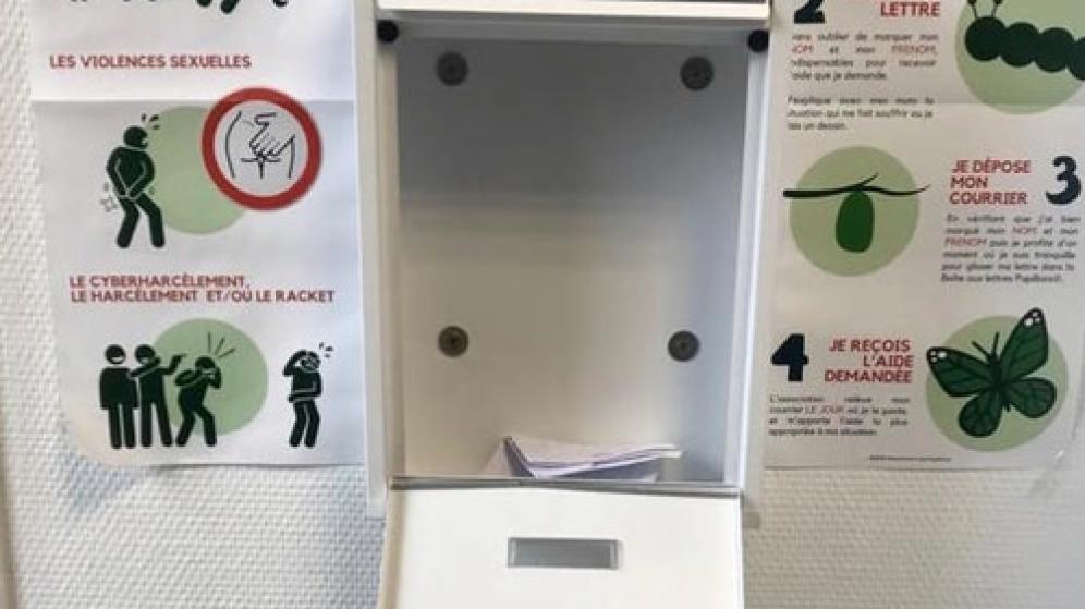 Boîte aux lettre papillons