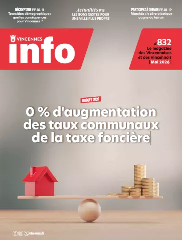 Un photo avec une maison d'un côté et des pièces de l'autre qui pèsent sur une balance